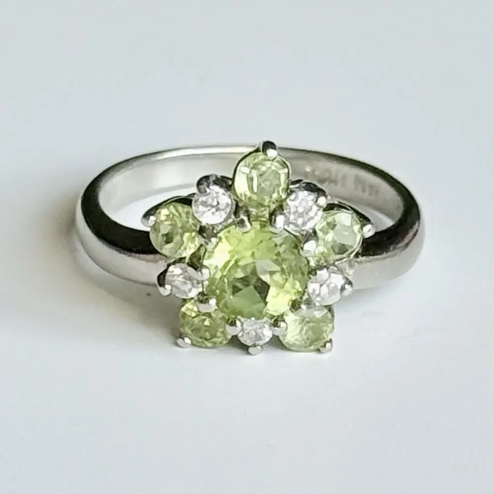 Vintage Peridot 925 Sterling Silver Cluster Ring HAN Helen Andrews Size 7